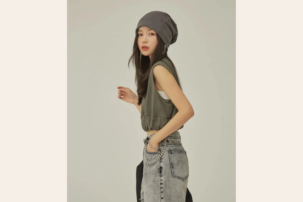 Áo tanktop, với thiết kế thoáng mát và năng động